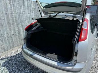 Ford Focus 1.6 LX 5dr