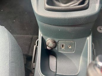 Ford Fiesta ZETEC FSH+BLUE TOOTH+2 KEYS
