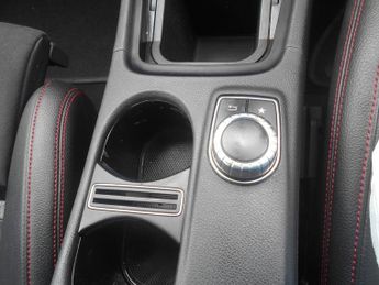 Mercedes GLA GLA 220 D 4MATIC AMG LINE