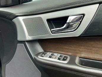 Jaguar XF 2.2d Luxury Auto Euro 5 (s/s) 4dr