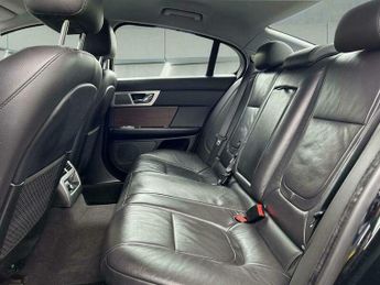 Jaguar XF 2.2d Luxury Auto Euro 5 (s/s) 4dr
