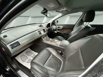 Jaguar XF 2.2d Luxury Auto Euro 5 (s/s) 4dr