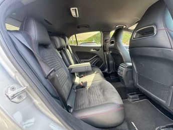 Mercedes-Benz C Class 2.1 GLA220d AMG Line (Premium) 7G-DCT 4MATIC Euro 6 (s/s) 5dr