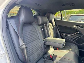 Mercedes-Benz C Class 2.1 GLA220d AMG Line (Premium) 7G-DCT 4MATIC Euro 6 (s/s) 5dr