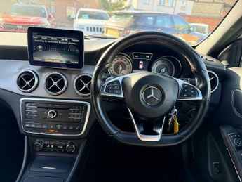 Mercedes-Benz C Class 2.1 GLA220d AMG Line (Premium) 7G-DCT 4MATIC Euro 6 (s/s) 5dr