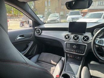 Mercedes-Benz C Class 2.1 GLA220d AMG Line (Premium) 7G-DCT 4MATIC Euro 6 (s/s) 5dr