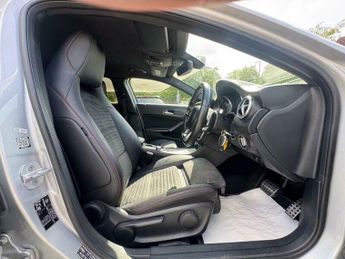 Mercedes-Benz C Class 2.1 GLA220d AMG Line (Premium) 7G-DCT 4MATIC Euro 6 (s/s) 5dr
