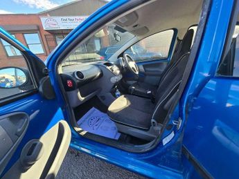 Peugeot 107 1.0 12V Urban 2 Tronic Euro 4 5dr