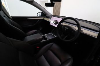 Tesla Model Y BASE
