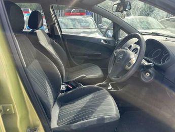 Vauxhall Corsa 1.4i 16v Club 5dr