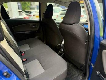 Toyota Yaris 1.5 VVT-h Icon Tech Hatchback 5dr Petrol Hybrid E-CVT Euro 6 (s/