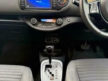 Toyota Yaris 1.5 VVT-h Icon Tech Hatchback 5dr Petrol Hybrid E-CVT Euro 6 (s/