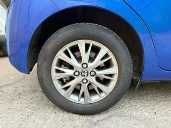 Toyota Yaris 1.5 VVT-h Icon Tech Hatchback 5dr Petrol Hybrid E-CVT Euro 6 (s/
