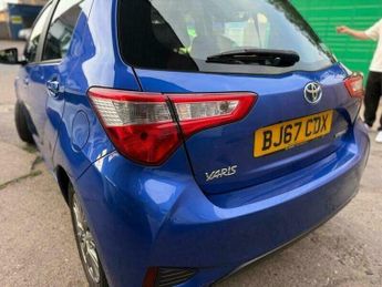 Toyota Yaris 1.5 VVT-h Icon Tech Hatchback 5dr Petrol Hybrid E-CVT Euro 6 (s/