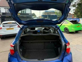 Toyota Yaris 1.5 VVT-h Icon Tech Hatchback 5dr Petrol Hybrid E-CVT Euro 6 (s/