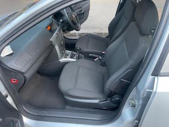 Vauxhall Astra 1.4i 16v Life Hatchback 5dr Petrol Manual (151 g/km, 89 bhp)