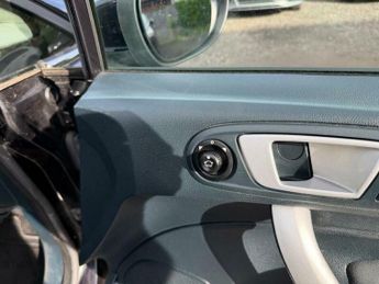 Ford Fiesta 1.4 Zetec 5dr