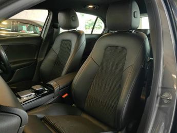 Mercedes-Benz A Class 1.5 A180d Sport (Executive) Hatchback 5dr Diesel 7G-DCT Euro 6 (