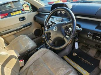 Nissan X-Trail 2.5 SVE 5dr