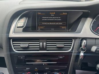 Audi A4 2.0 TDI Estate 5dr Diesel S Tronic quattro Euro 5 (s/s) (177 ps)