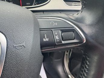 Audi A4 2.0 TDI Estate 5dr Diesel S Tronic quattro Euro 5 (s/s) (177 ps)