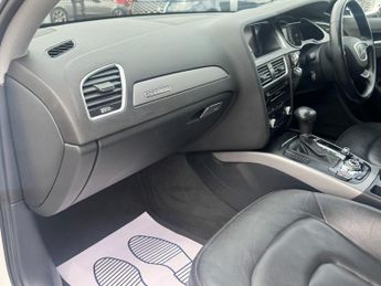 Audi A4 2.0 TDI Estate 5dr Diesel S Tronic quattro Euro 5 (s/s) (177 ps)