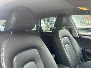 Audi A4 2.0 TDI Estate 5dr Diesel S Tronic quattro Euro 5 (s/s) (177 ps)