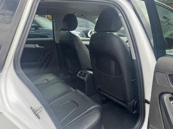 Audi A4 2.0 TDI Estate 5dr Diesel S Tronic quattro Euro 5 (s/s) (177 ps)
