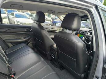 MG MG5 EXCLUSIVE