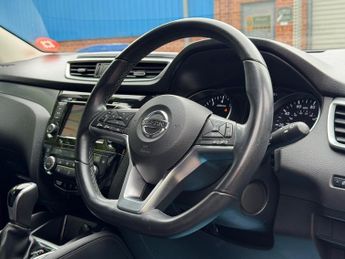 Nissan Qashqai 1.3 DIG-T N-Motion Automatic Euro 6 5dr