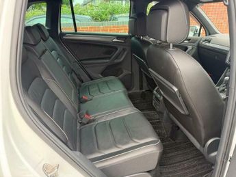 Volkswagen Tiguan 2.0 TDI R-Line SUV 5dr Diesel DSG 4Motion Euro 6 (s/s) (150 ps)