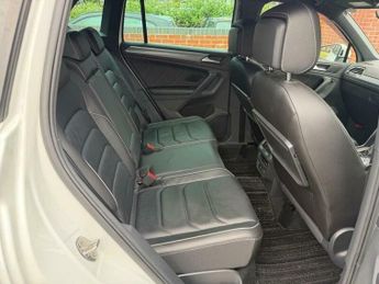 Volkswagen Tiguan 2.0 TDI R-Line SUV 5dr Diesel DSG 4Motion Euro 6 (s/s) (150 ps)
