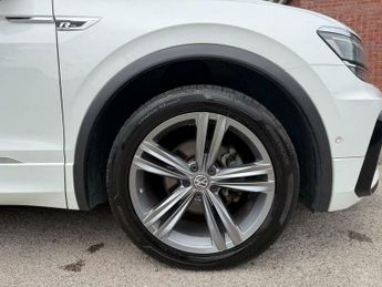 Volkswagen Tiguan 2.0 TDI R-Line SUV 5dr Diesel DSG 4Motion Euro 6 (s/s) (150 ps)