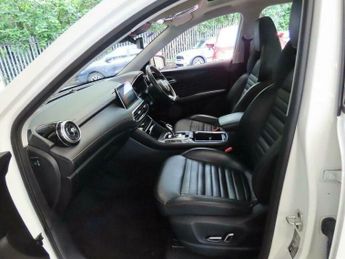 MG MG HS 1.5 T-GDI 16.6kWh Exclusive Auto Euro 6 (s/s) 5dr