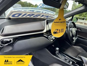 Toyota C-HR 1.8 HYBRID TOYOTA C-HR EXCEL TOP SPEC TRIM ( AUTOMATIC )