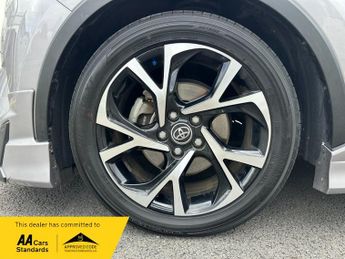 Toyota C-HR 1.8 HYBRID TOYOTA C-HR EXCEL TOP SPEC TRIM ( AUTOMATIC )
