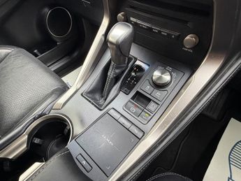 Lexus NX 300h 2.5 Luxury E-CVT 4WD Euro 6 (s/s) 5dr