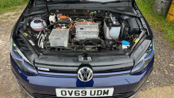 Volkswagen Golf 35.8kWh e-Golf Auto 5dr
