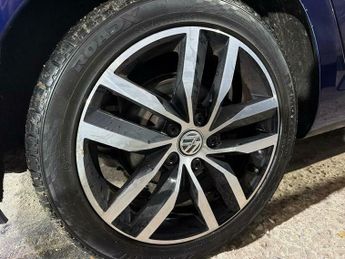 Volkswagen Golf 35.8kWh e-Golf Auto 5dr