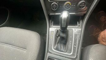 Volkswagen Golf 35.8kWh e-Golf Auto 5dr