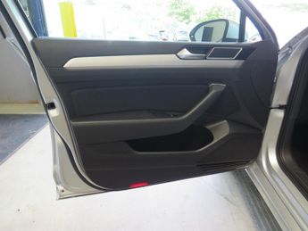 Volkswagen Passat SE BUSINESS TDI BLUEMOTION TECH DSG