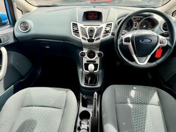 Ford Fiesta TITANIUM CRUISE+BLUETOOTH+TWO KEYS