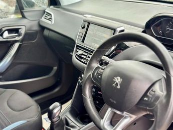 Peugeot 208 ALLURE