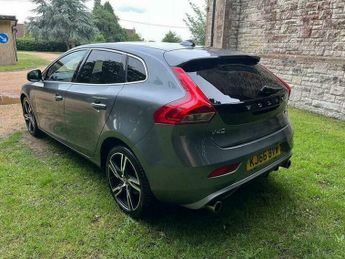 Volvo V40 2.0 D2 R-Design Pro Auto Euro 6 (s/s) 5dr
