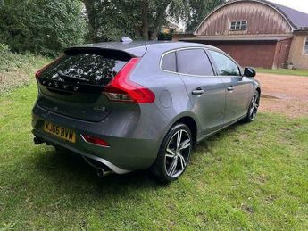 Volvo V40 2.0 D2 R-Design Pro Auto Euro 6 (s/s) 5dr