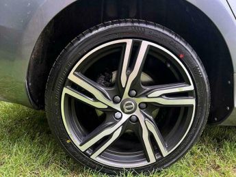 Volvo V40 2.0 D2 R-Design Pro Auto Euro 6 (s/s) 5dr