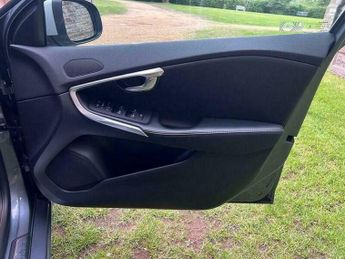 Volvo V40 2.0 D2 R-Design Pro Auto Euro 6 (s/s) 5dr