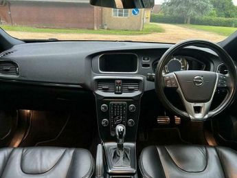 Volvo V40 2.0 D2 R-Design Pro Auto Euro 6 (s/s) 5dr