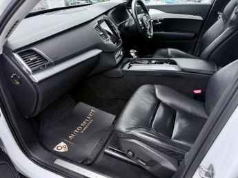 Volvo XC90 D5 MOMENTUM AWD