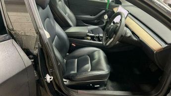 Tesla Model 3 Standard Range Plus Saloon 4dr Electric Auto RWD (241 bhp)